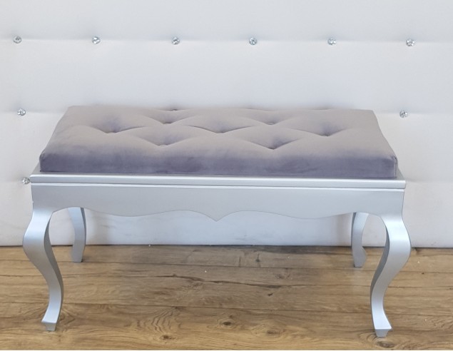 Ławka srebrna  z drewna ludwik pikowana guzikami