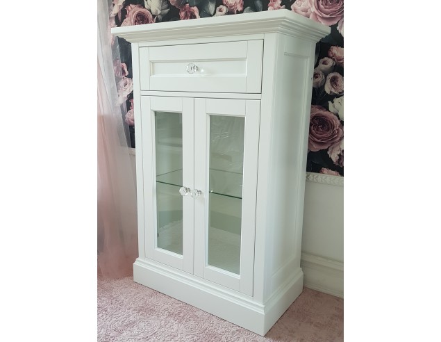 Komoda biała z KORONĄ