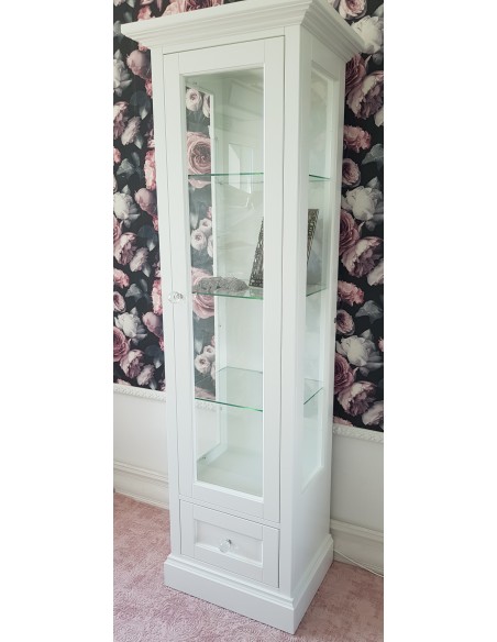 Witryna biała z KORONĄ