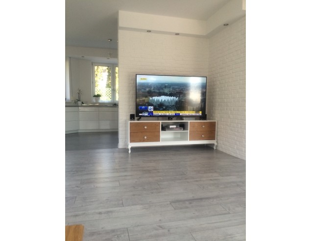 Szafka RTV Ludwik 4 szuflady biała z dębowymi...