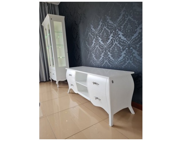 Witryna biała ludwik z KORONĄ z przeszklonymi...