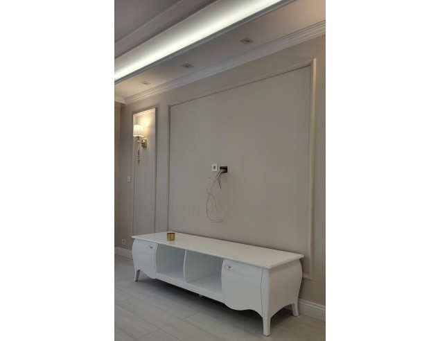 Szafka RTV Glamour, 4 półki, drzwiczki biała