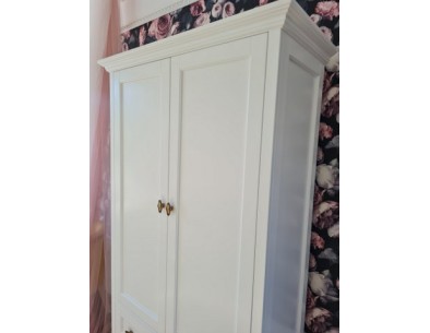 Szafa biała na ubrania z KORONĄ 2